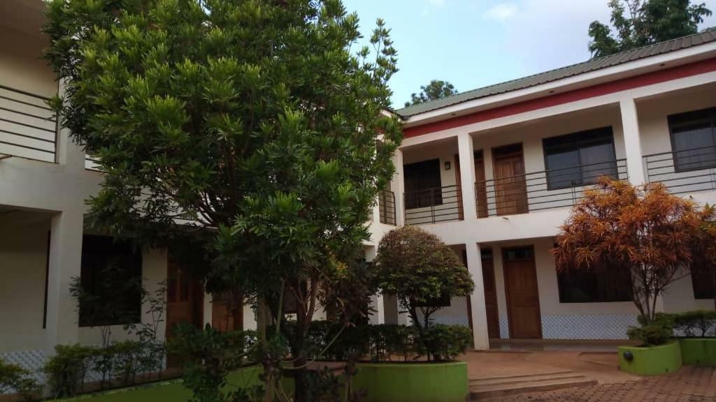Kanberra Hotel Lira Extérieur photo
